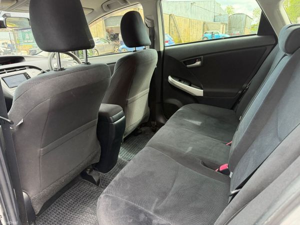15  TOYOTA PRIUS HYBRID 388136110