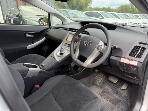 15  TOYOTA PRIUS HYBRID 388136112