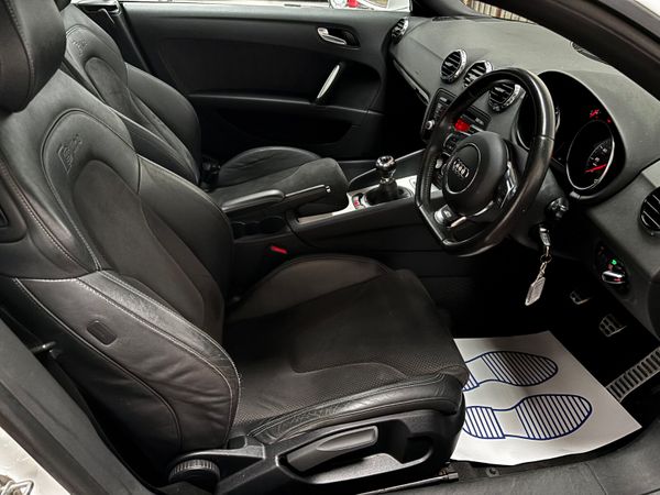 2011 Audi TT QUATTRO - STUNNING CAR - 388137736