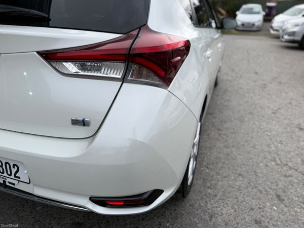 2016 Toyota Auris Hybrid Automatic 388279850