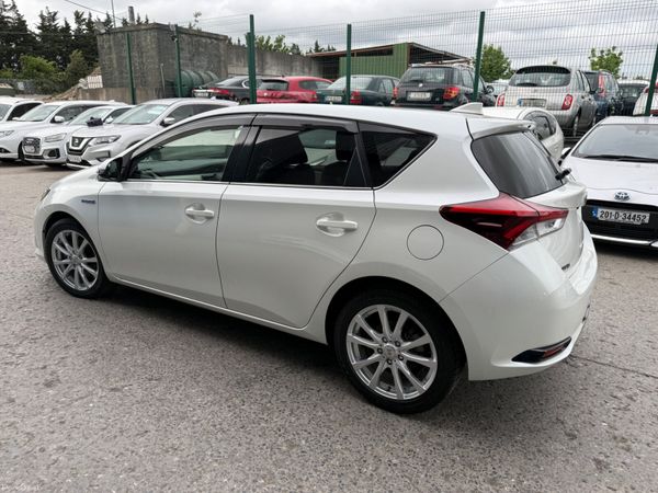 2016 Toyota Auris Hybrid Automatic 388279852