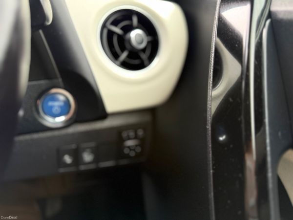 2016 Toyota Auris Hybrid Automatic 388279854