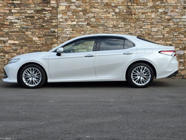 181 Toyota Camry 2.5 Hybrid 388342398