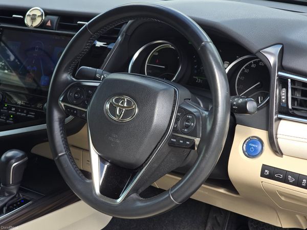 181 Toyota Camry 2.5 Hybrid 388342414