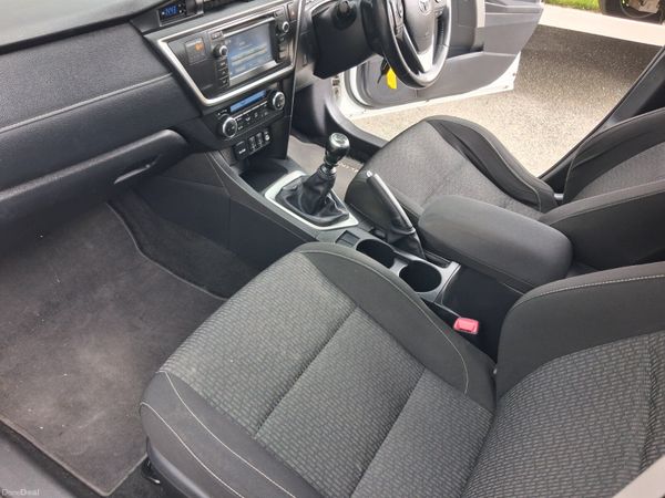 151 Toyota Auris 1.6 Petrol Nct & Tax 388354494