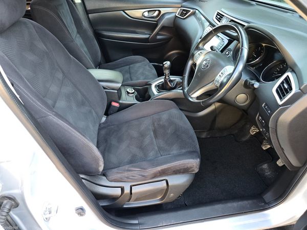 142 Nissan X-Trail 4x4 7 Seats Manual 388474646