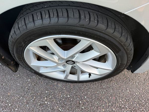 SEAT Leon TDI Estate 388481396