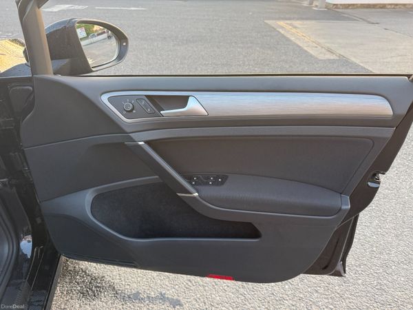 Volkswagen Golf 2015 388490168