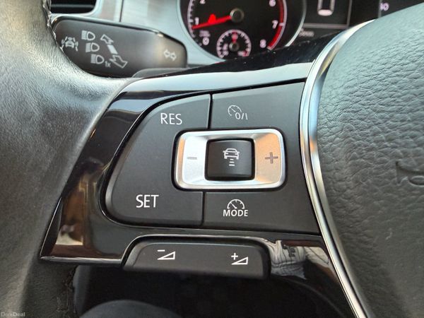 Volkswagen Golf 2015 388490172