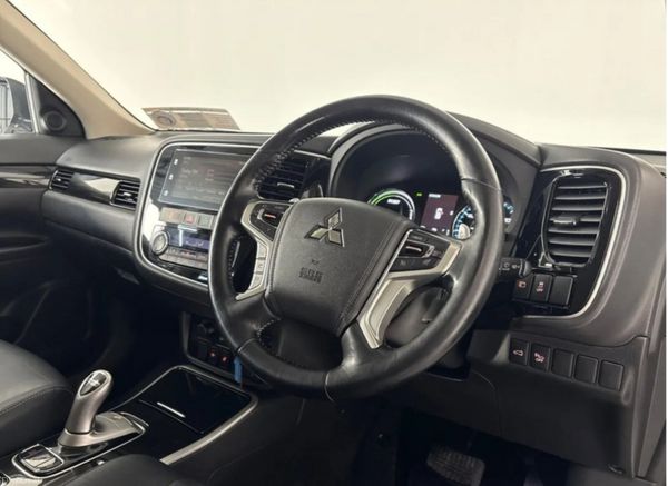 2018 Mitsubishi Outlander 2.0 Petrol Plug in Hybri 388401268