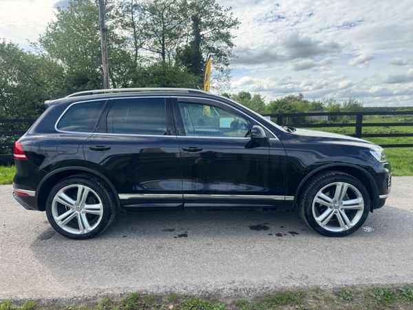 152 Volkswagen Touareg R-Line Crewcab***** 388404078