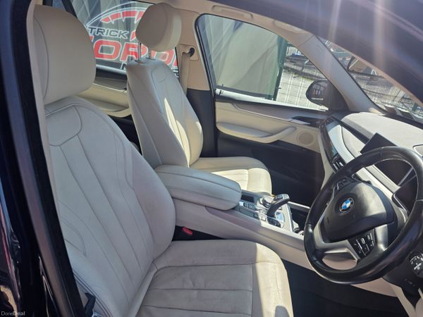 BMW X5 Seven Seater 2015 388433178