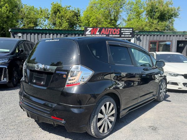 10 HONDA FIT HYBRID 388542918