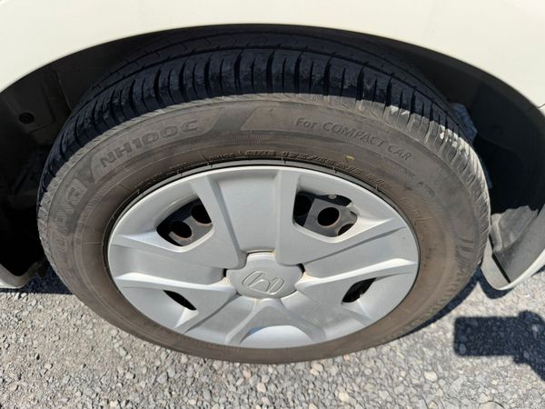 12 HONDA FIT HYBRID 388543338