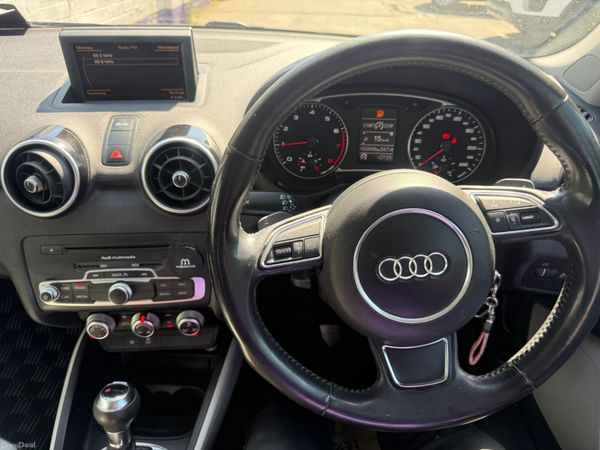 Audi A1 2012 388592392