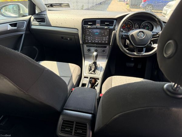 Volkswagen Golf 2014 388596148