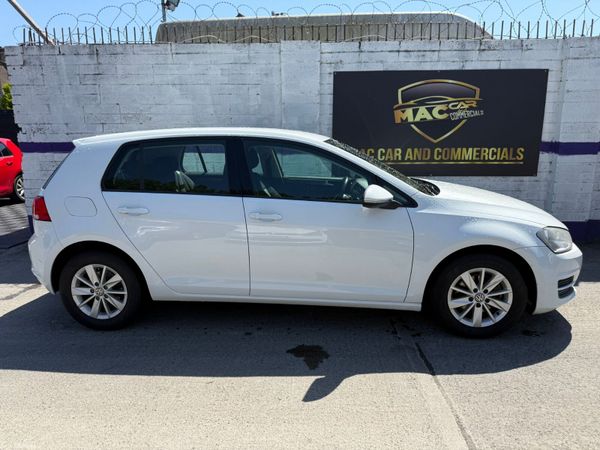 Volkswagen Golf 2014 388596134
