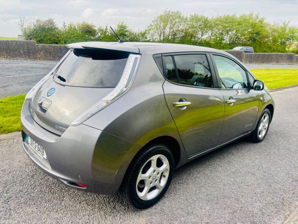 Nissan Leaf 2015 388512358