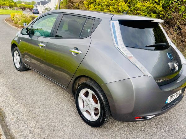 Nissan Leaf 2015 388512374