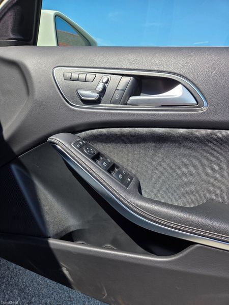 2017 MERCEDES A180 AUTO 388679408