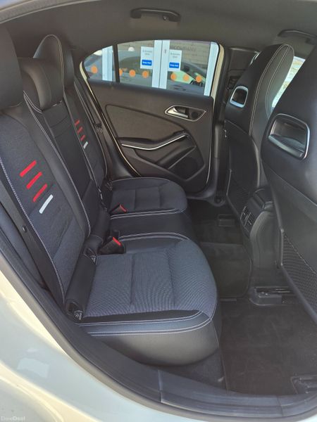 2017 MERCEDES A180 AUTO 388679414