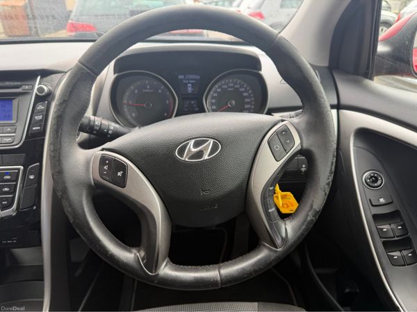 Hyundai i30 CLASSIC 388695648