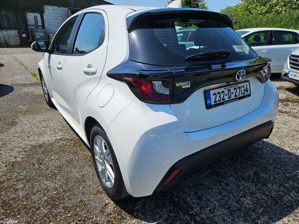 Toyota Yaris 2023 1.5 luna Hybrid 388606092