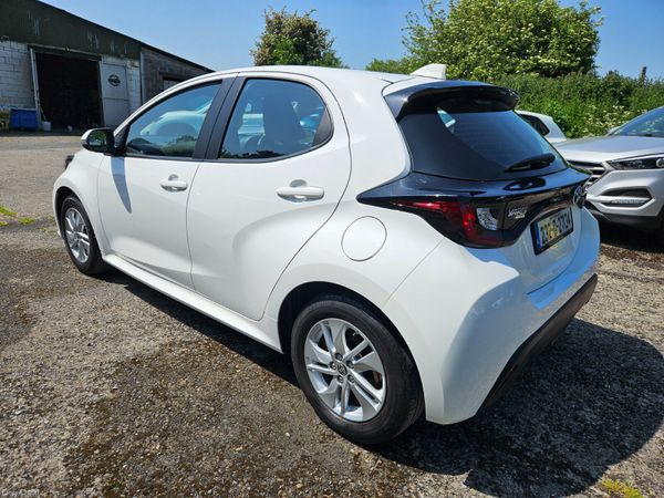 Toyota Yaris 2023 1.5 luna Hybrid 388606096