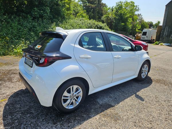 Toyota Yaris 2023 1.5 luna Hybrid 388606032
