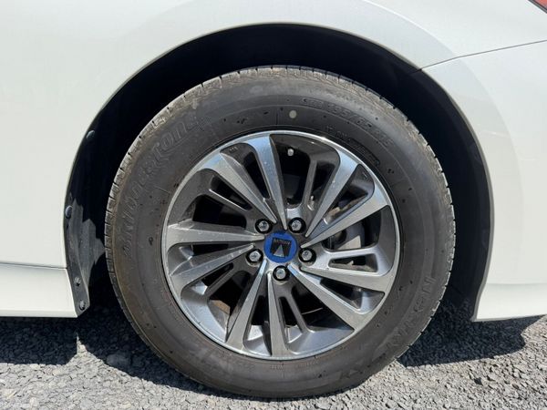 20 TOYOTA PRIUS HYBRID 388609376