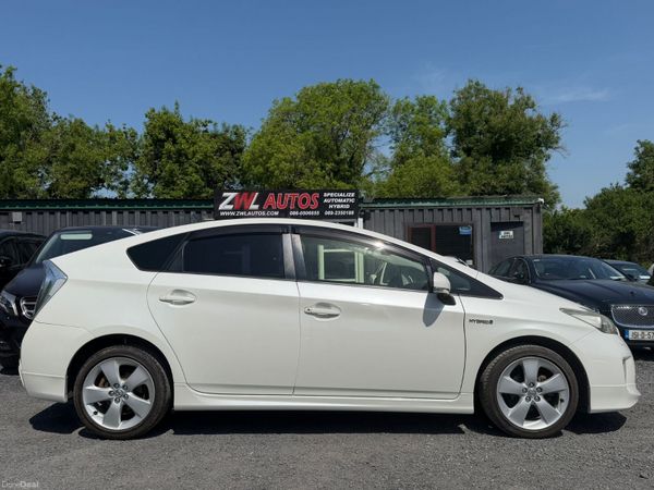 13 TOYOTA PRIUS HYBRID 388609612