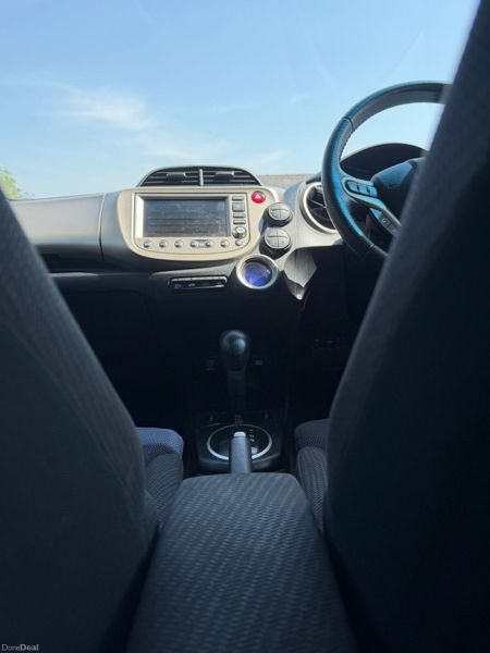 12 HONDA FIT HYBRID 388610202