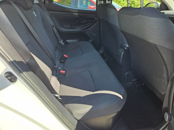 Toyota Yaris 2023 1.5 luna Hybrid 388620146