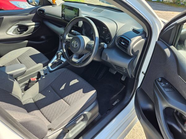 Toyota Yaris 2023 1.5 luna Hybrid 388620152