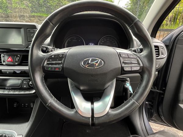Hyundai i30 2017 388621948