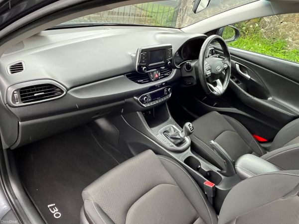 Hyundai i30 2017 388621952
