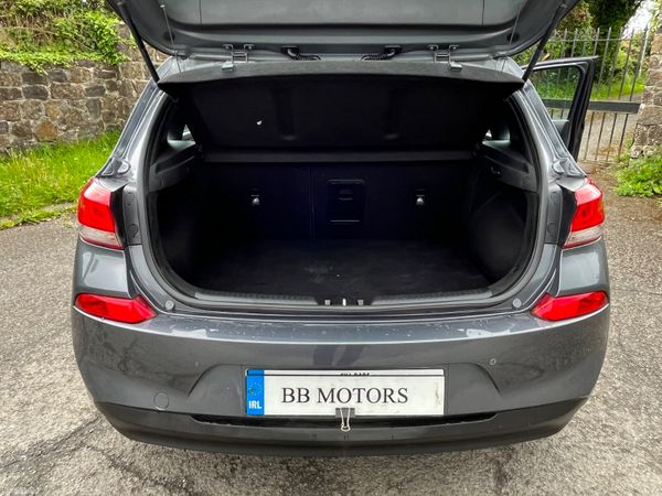 Hyundai i30 2017 388621928