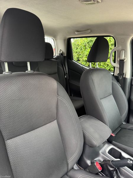 Nissan Navara 2021 388756504