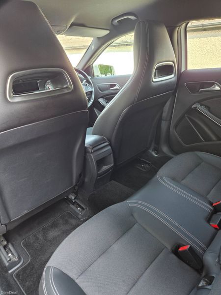 2017 mercedes Aclass / automatic 388782690