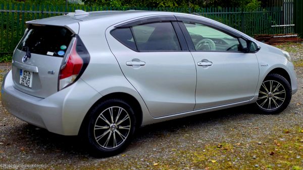 Toyota Aqua 2015 388790922