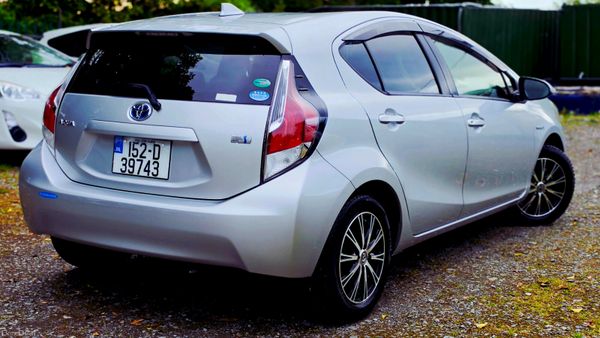 Toyota Aqua 2015 388790926