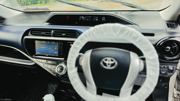 Toyota Aqua 2015 388790930