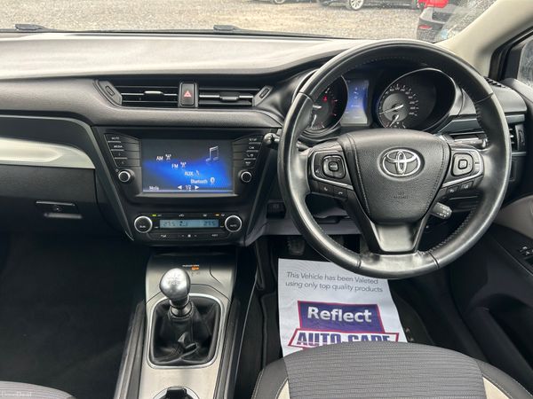 Toyota Avensis Luna 2017 1.6 388710466