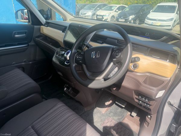 2017 Honda Freed Hybrid Automatic 6 Seater 388719052