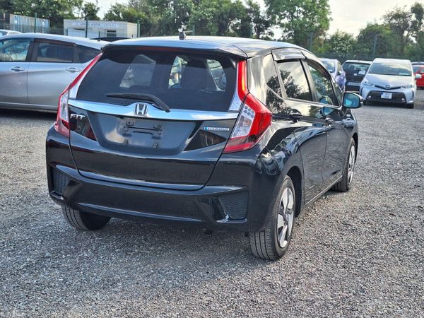 2014 Honda fit Hybrid 388851086