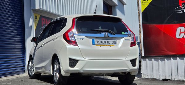 Honda fit Hybrid Automatic 388854746