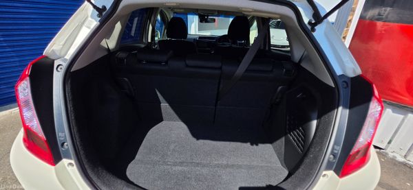 Honda fit Hybrid Automatic 388854750