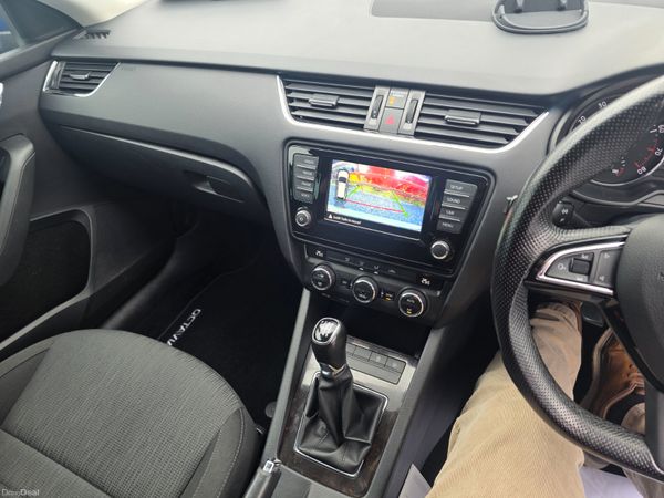 Skoda Octavia 2017 388877452