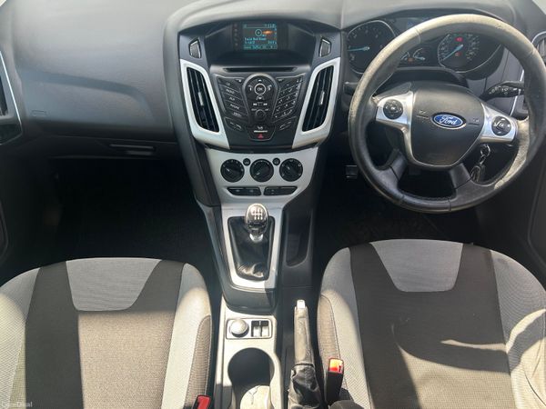 Ford Focus 2014 388809110