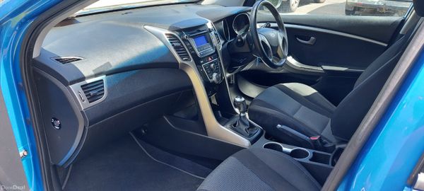 Hyundai i30 2016 388810484